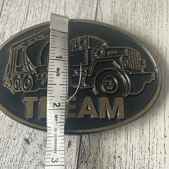 Vintage Theam Concrete Pumper Truck Solid Brass Belt Buckle - Picture 5 of 5